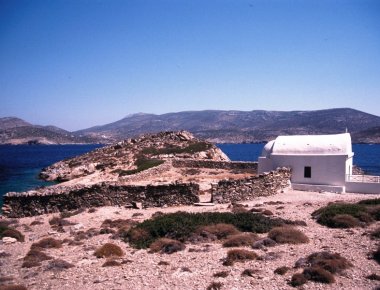 «Όπισθεν ολοταχώς» από τον υφ. Ναυτιλίας για τα 28 νησιά: «Δεν μιλήσαμε για κατοίκηση αλλά για παρατήρηση σπάνιων ζώων»!